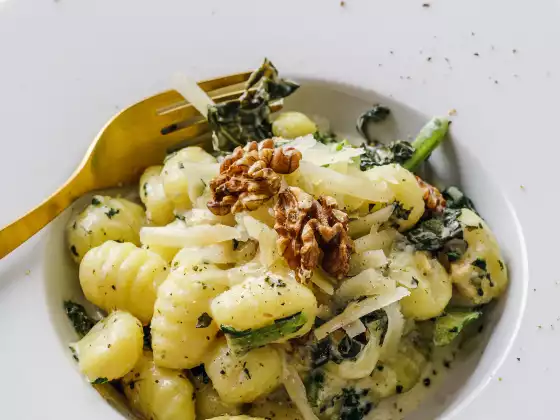 Frische handgemachte Gnocchi und & leckere Saucen